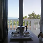 Nicholas Waves Apartament *