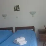 Nicholas Waves Lardos