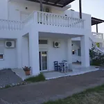 Nicholas Waves Apartament *