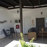 Nicholas Waves Lardos