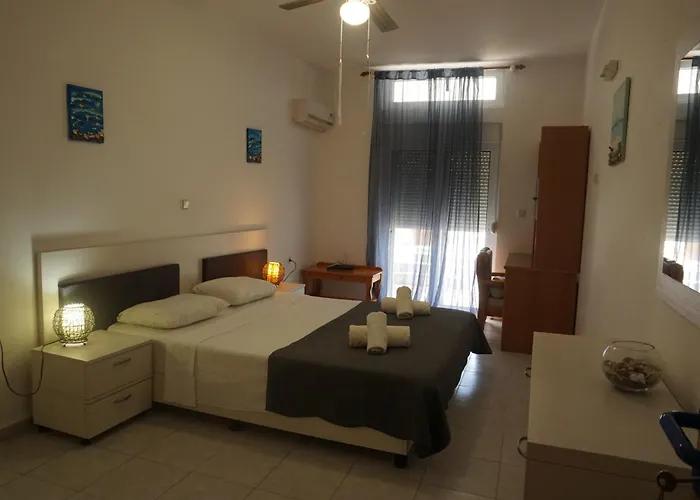 Nicholas Waves لاردوس