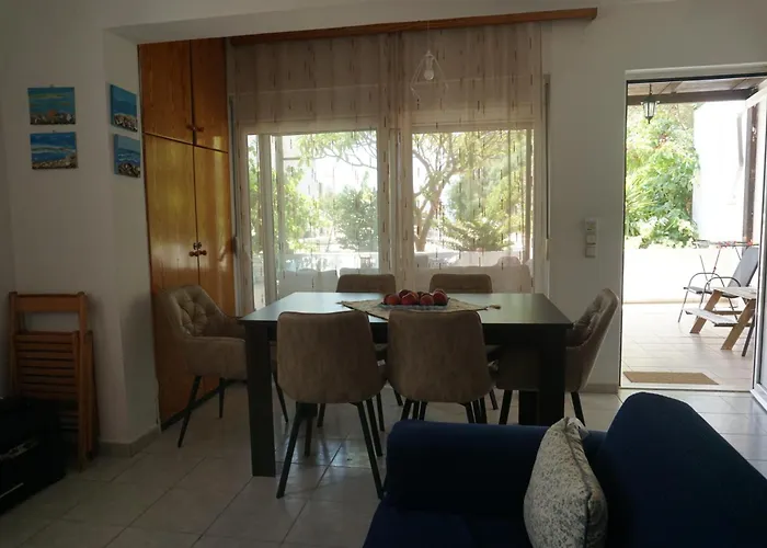 Nicholas Waves شقة