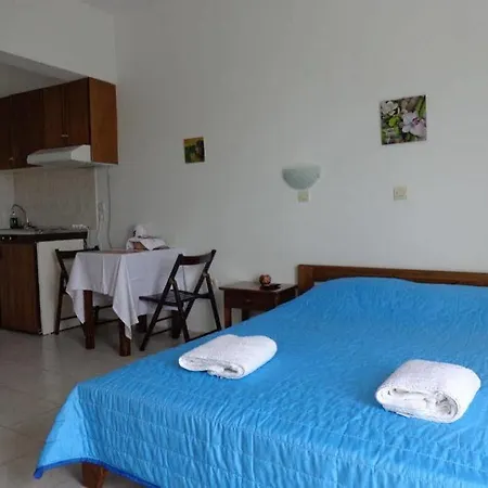 Nicholas Waves Lardos